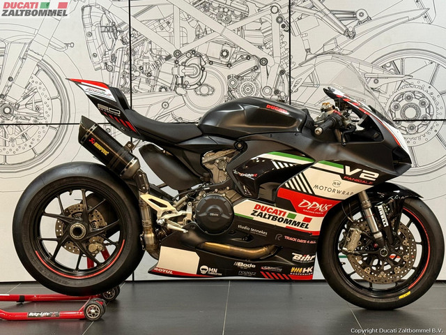 Ducati PANIGALE V2 CIRCUIT Ducati PANIGALE V2 CIRCUIT