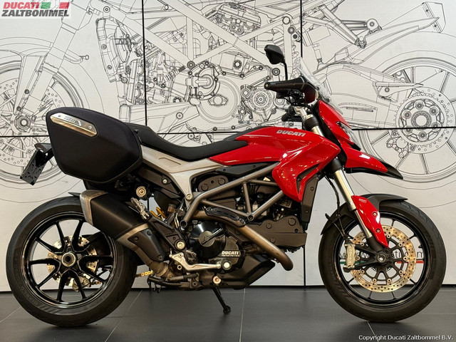 Ducati HYPERSTRADA 821 Ducati HYPERSTRADA 821